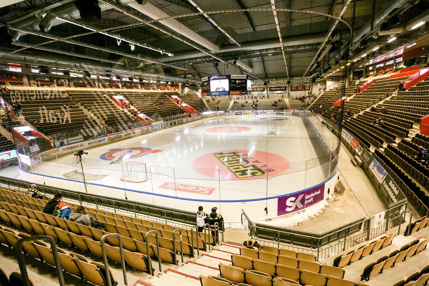 Flera tomma stolar i Skellefteå Kraft Arena | Aftonbladet