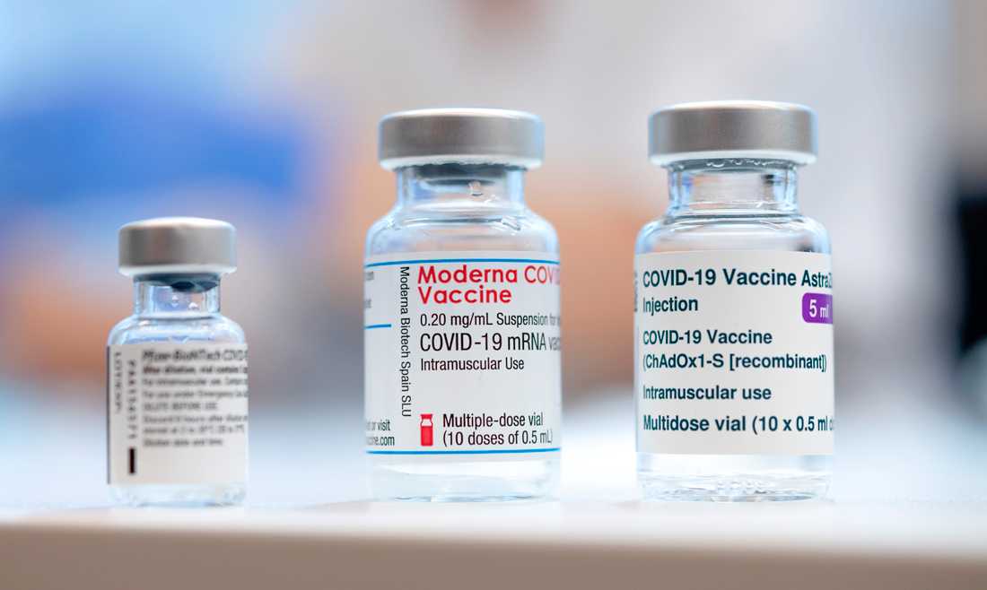 Fiale con il vaccino Covid-19 di Pfizer, Moderna e Astra Zeneca.