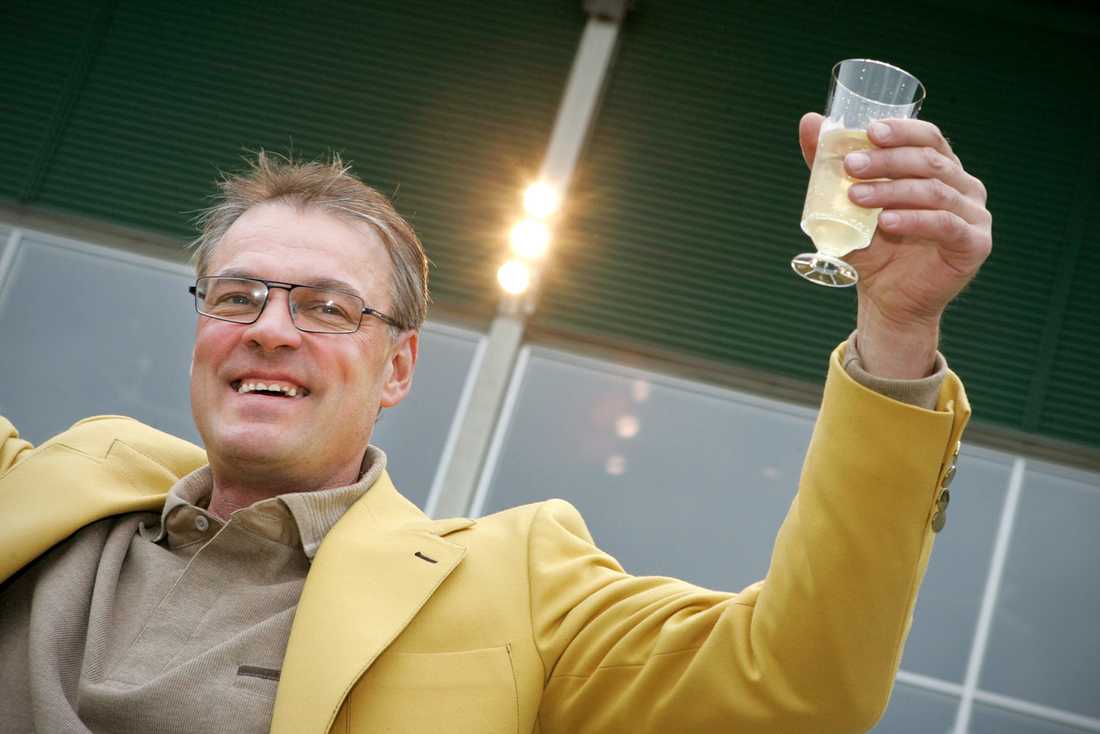 Den gula kavajen – som ”alla” vill åt | Aftonbladet Den gula kavajen – som ”alla” vill åt | Aftonbladet
