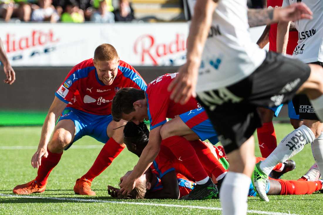 Helsingborg Slog Orebro Med 1 0 I Henrik Larssons Comeback
