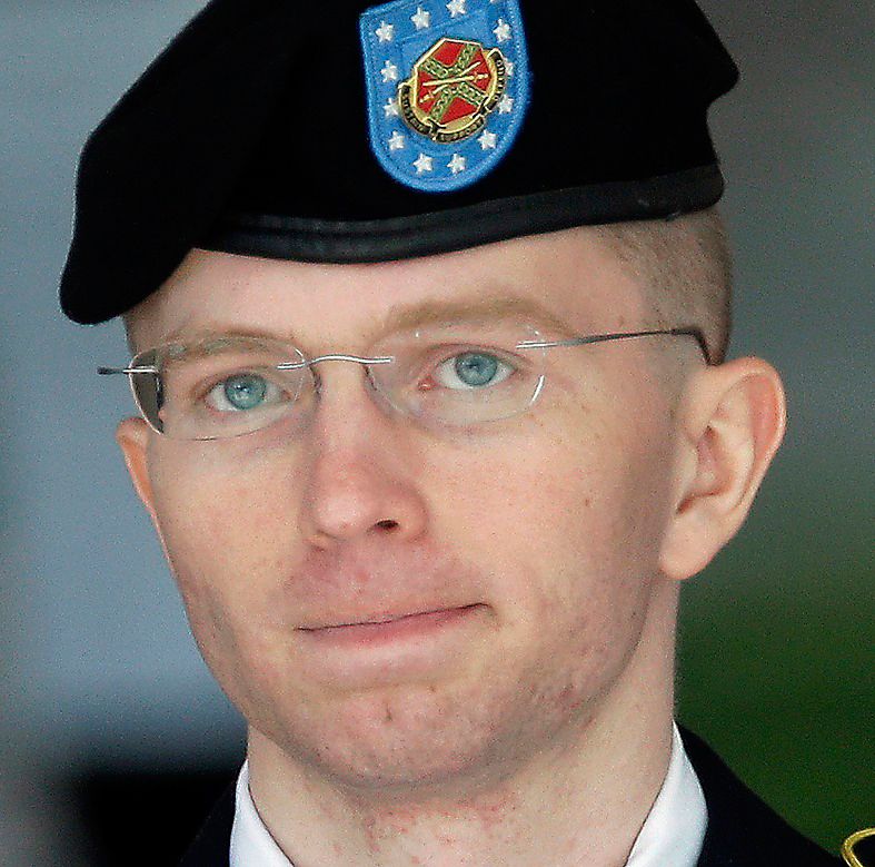Chelsea Manning läckte till Wikileaks och dömdes till 35 års fängelse.