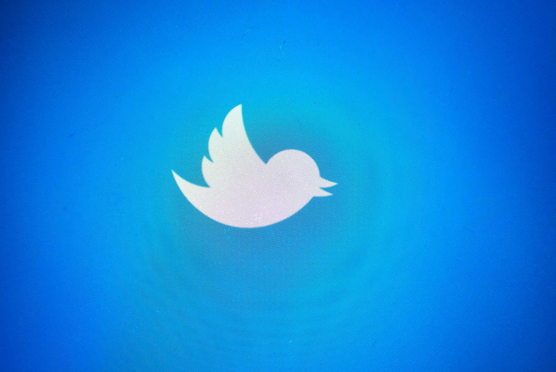 Twitter stänger konspirationskonton